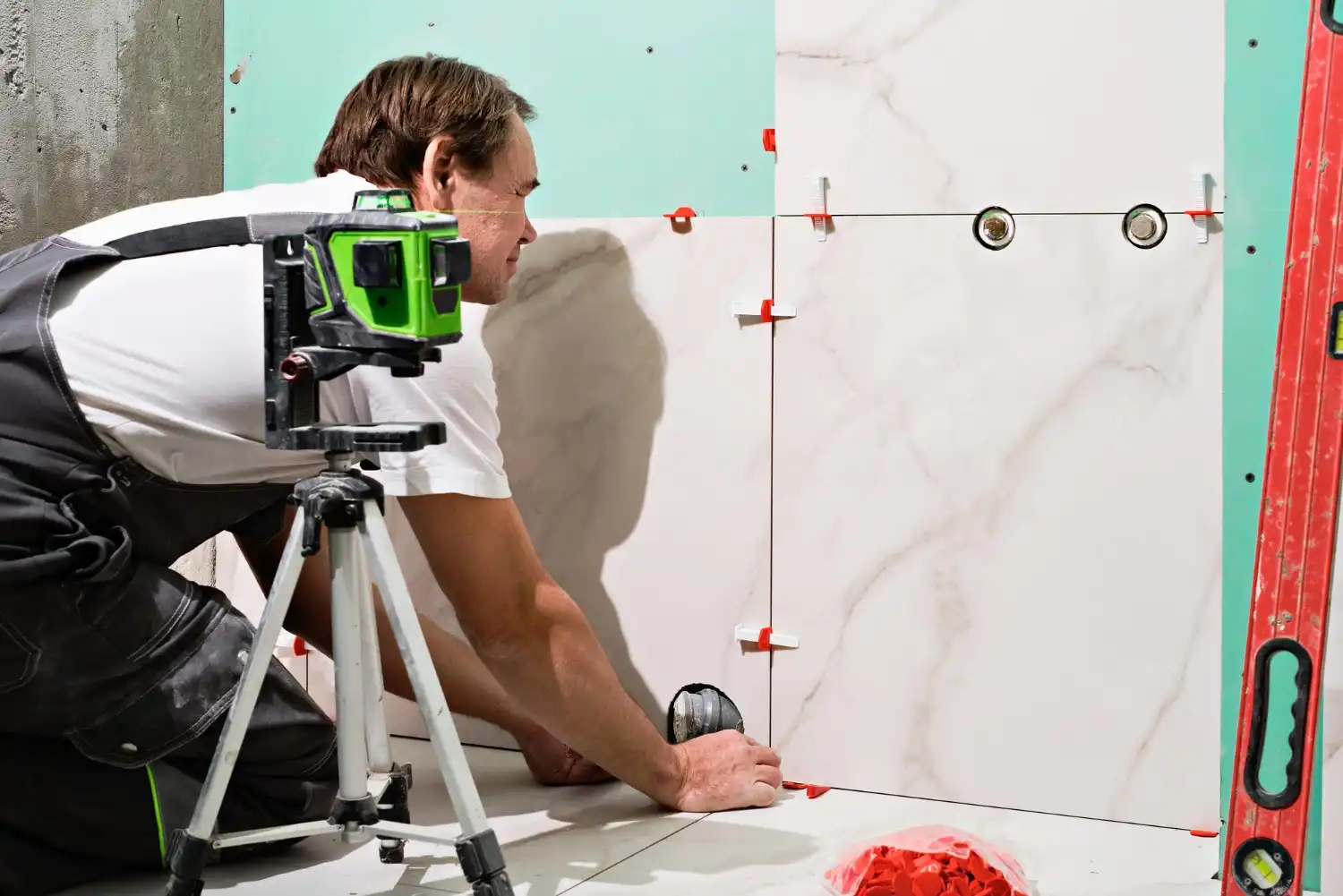 Pose de faïence pour salle de bain